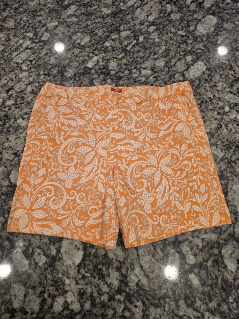 Izod Women's Paisley Floral Orange Gray White Cream Shorts Size 14 Zip Side EUC